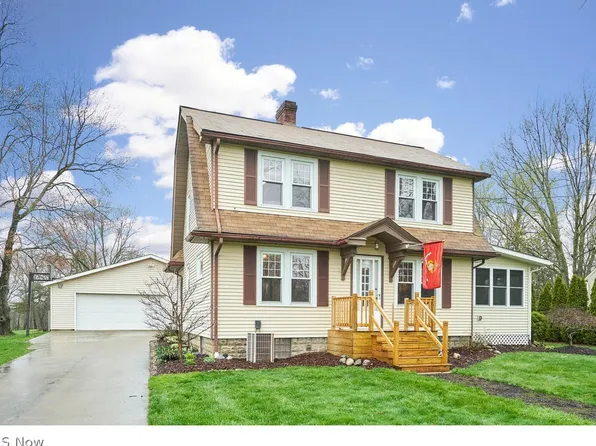 4022 Brookside Ct, Barberton, OH 44203