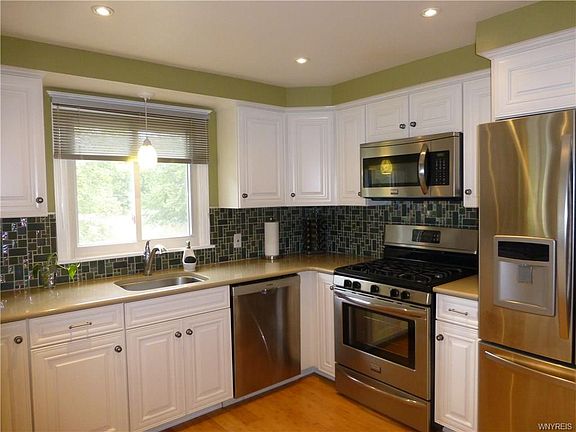 3rd image of 394 Hamilton Blvd