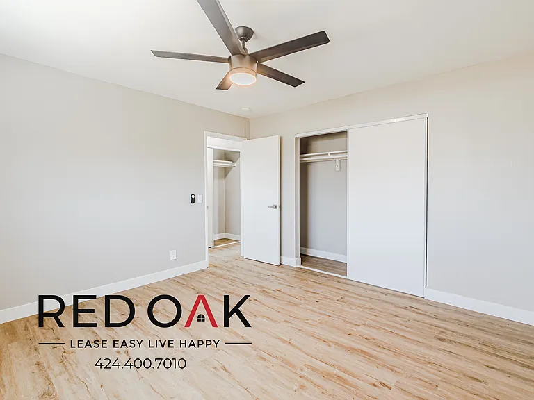 921 W 82nd St #21 — Photo 15
