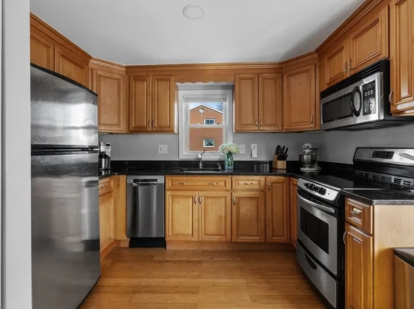 33 Bremen St #33, Boston, MA 02128