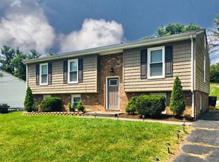 2826 Beaver Brook Rd, Salem, VA 24153