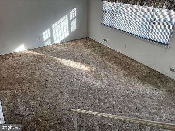 4th image of 38 Jacqueline Dr