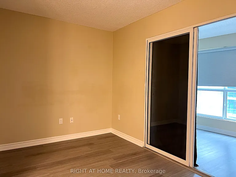 7 Lorraine Dr #1208 — Photo 12