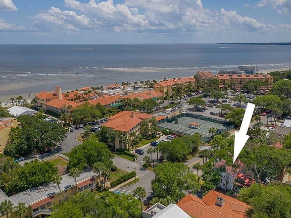 2nd image of 1227 Beachview Dr