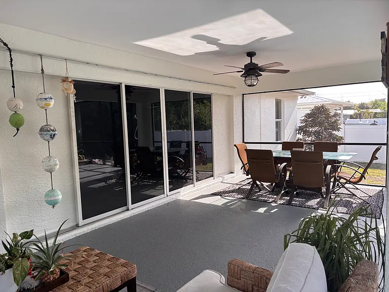 5748 Linden Ln — Photo 10