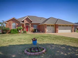 1205 Chipper Ln, Edmond, OK 73003