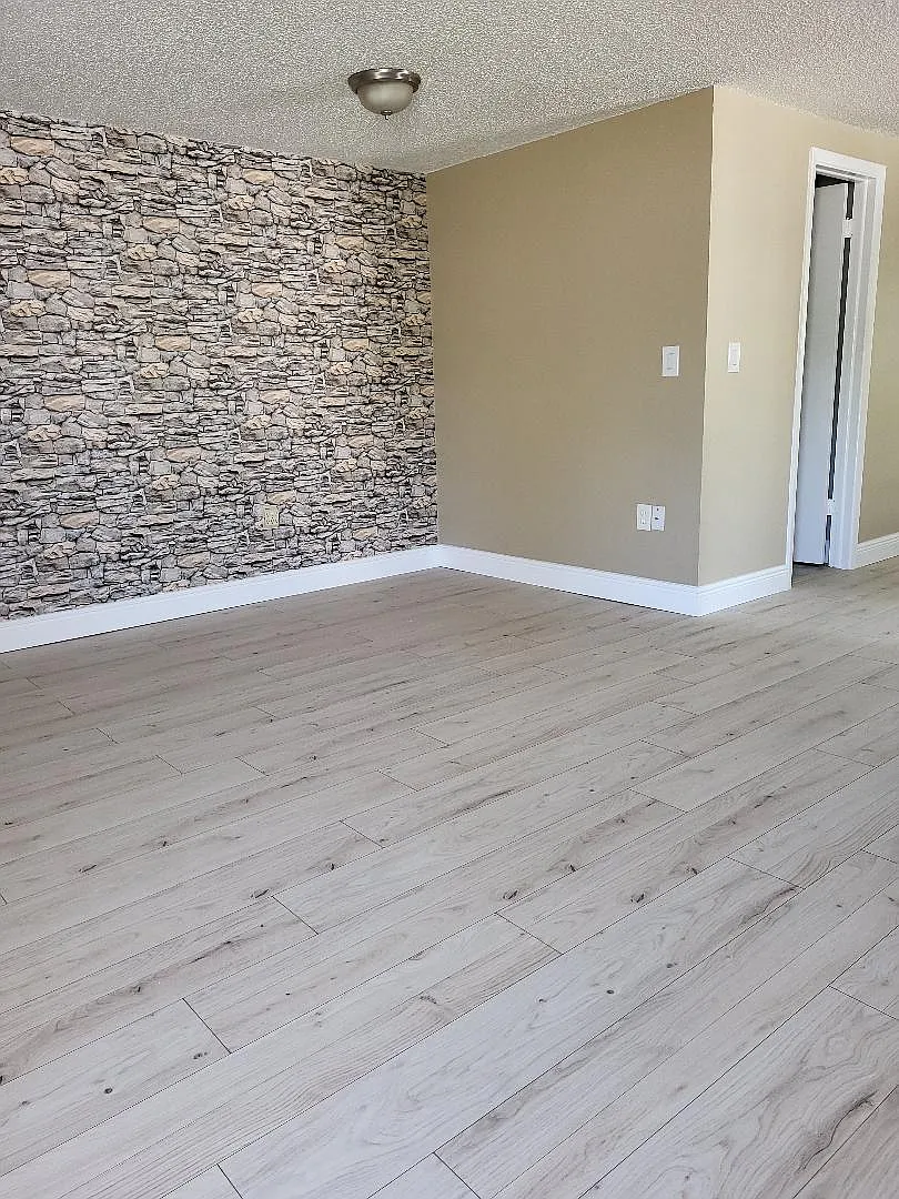2 bed, 760 sqft, $1,390 — Photo 3