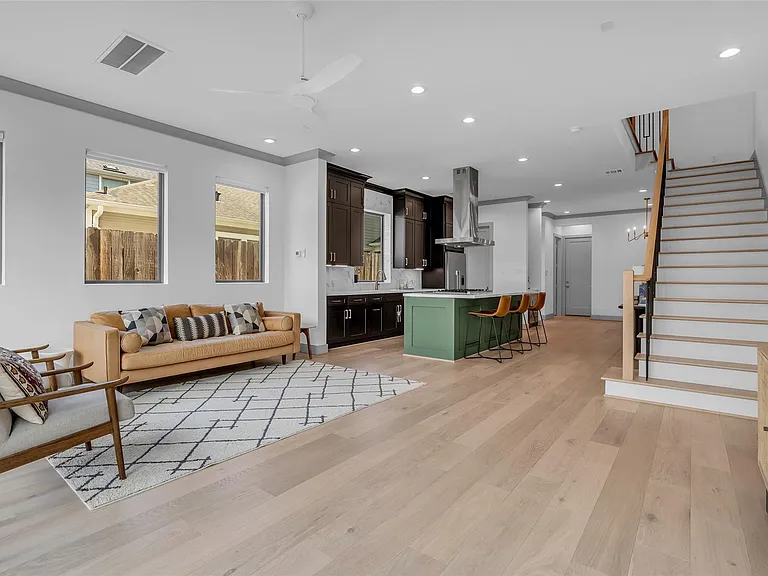 1724 Ridgewood St — Photo 12