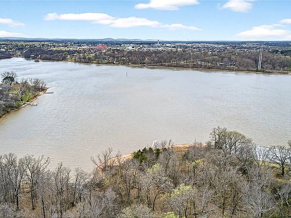 5th image of E Lake Rd