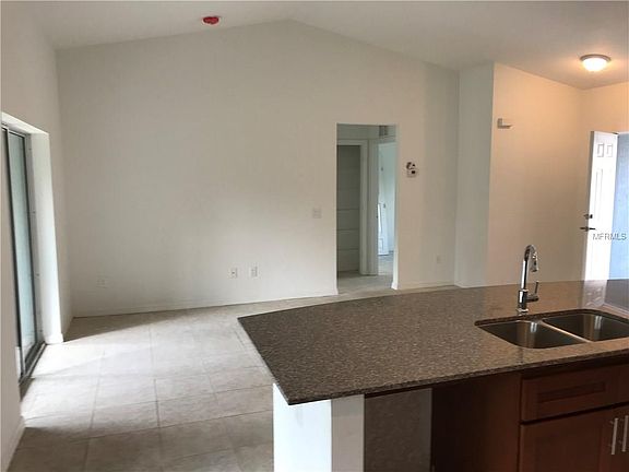 4th image of 14149 Cain Ave