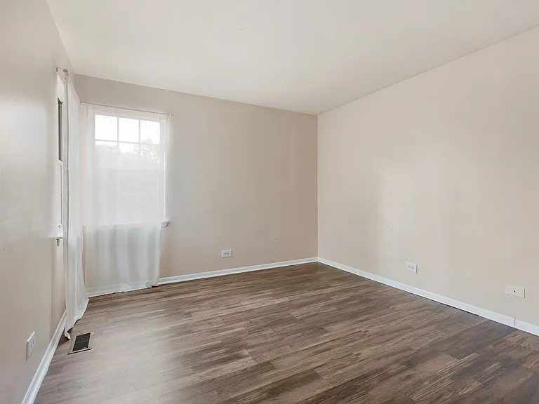1175 Regency Dr — Photo 15