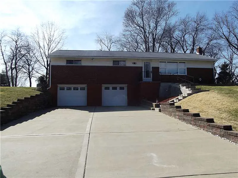 110 W Marshall Dr photo 1