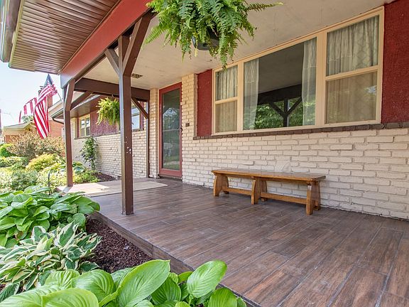 3rd image of 3163 Angela Dr