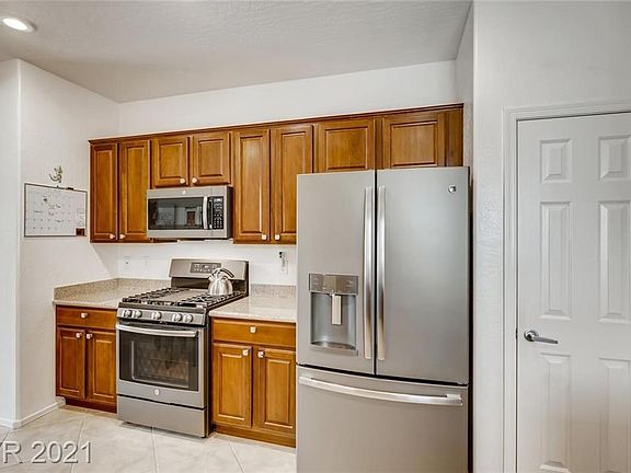 4th image of 2605 Desert Sparrow Ave