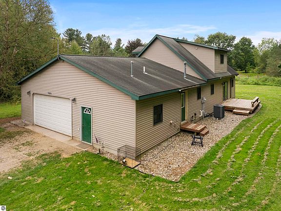 2nd image of 20680 Cinder Rd