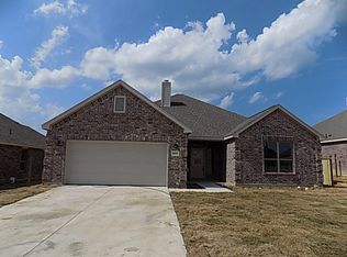 4904 Lake Park Dr, Sanger, TX 76266