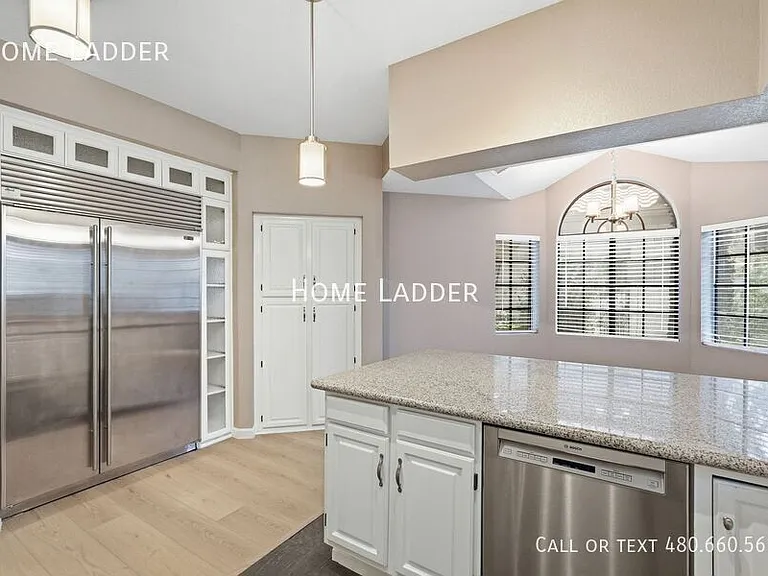 514 S Marina Dr — Photo 5