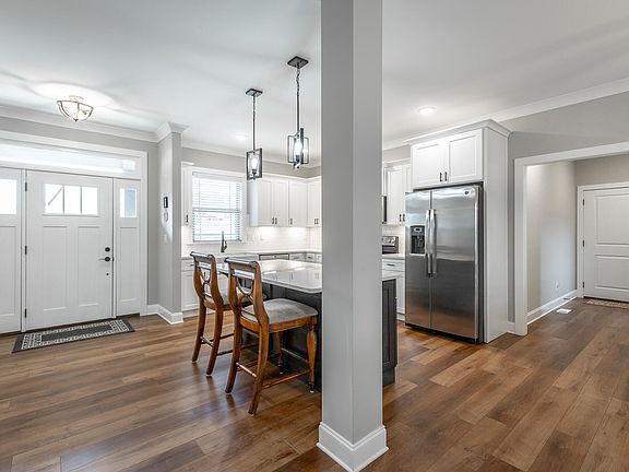 3rd image of 7513 Crowes Nest Dr
