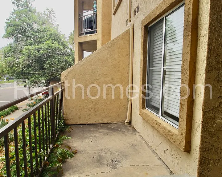 510 Camino De La Reina #104 — Photo 6