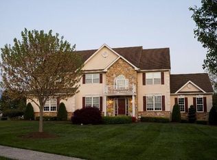 192 Country Ridge Dr, Royersford, PA 19468