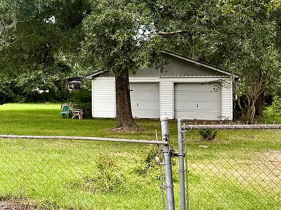 5th image of 22931 Birch St