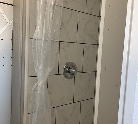 4th image of 715 W Avenue E APT 13