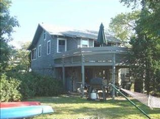 38 Central Ave, Clinton, CT 06413