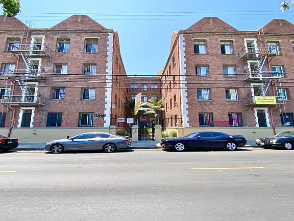 2nd image of 3316 San Marino St