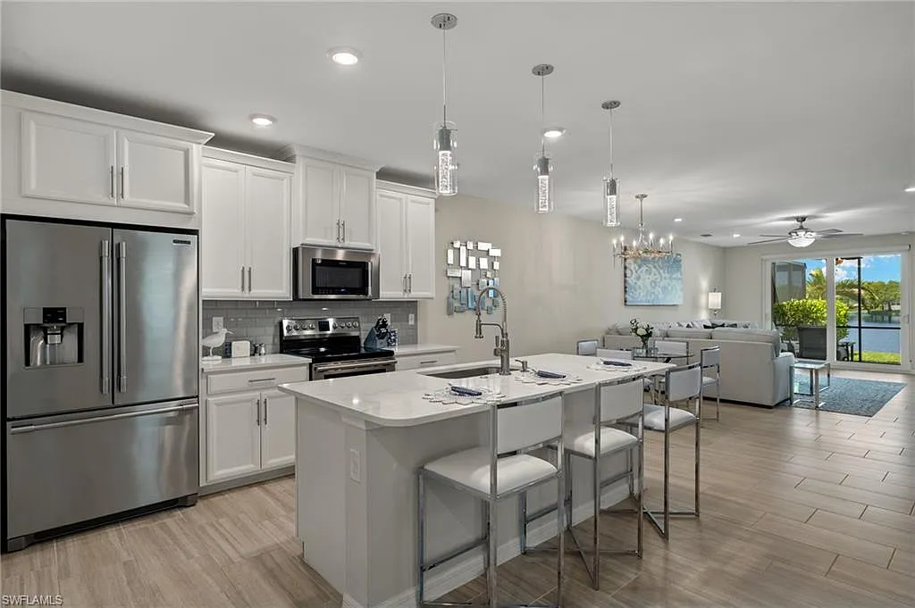 Building Photo - 14680 Edgewater Cir