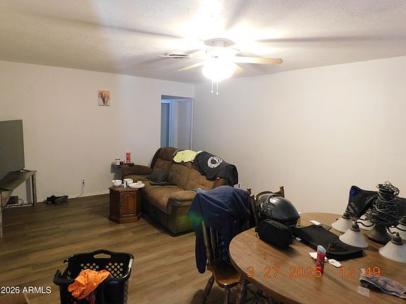 5th image of 306 W DANBURY Road W