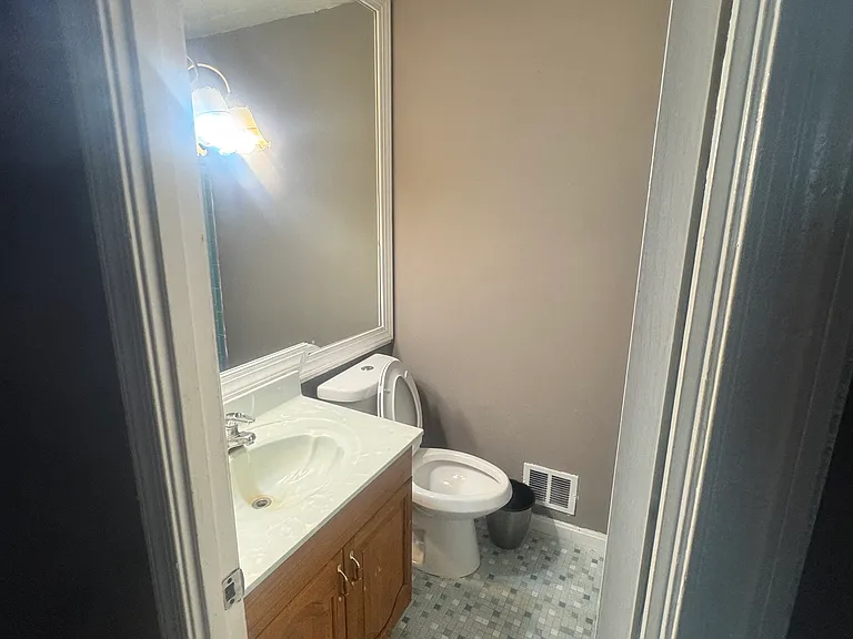 10118 Griff Dr #ENTIRE HOU — Photo 2