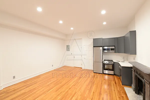 Rented by Peter Ashe | media 27