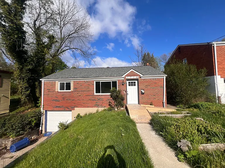 1710 Arnold St — Photo 2