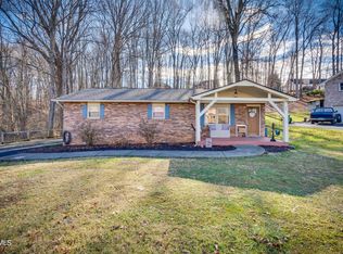 328 Poplar St, Mt Carmel, TN 37645