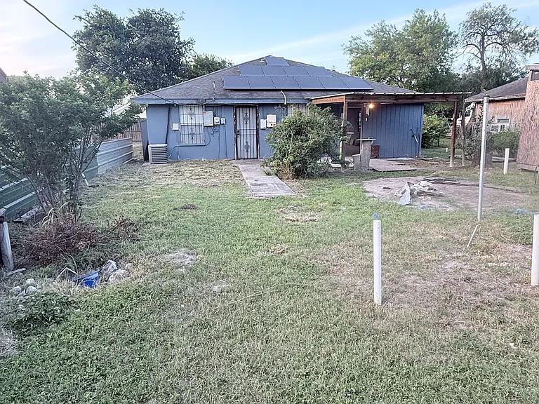 2305 Lusby St — Photo 5