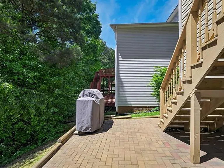 221 Allenbrooke Dr — Photo 43
