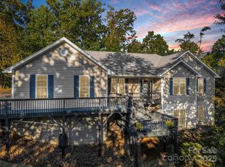 7 Shannon Ln, Leicester, NC 28748