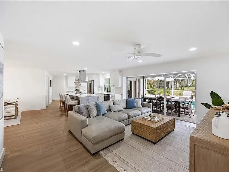 9905 Treasure Cay Ln — Photo 2