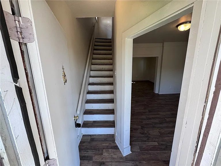 1067 Cleveland Ave — Photo 4