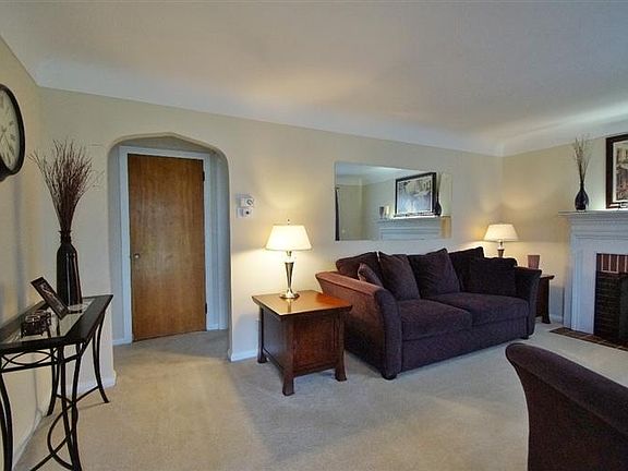 4th image of 4247 Marlin Ave