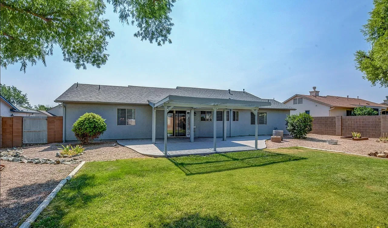 3 bed, 1379 sqft, $2,250 — Photo 1
