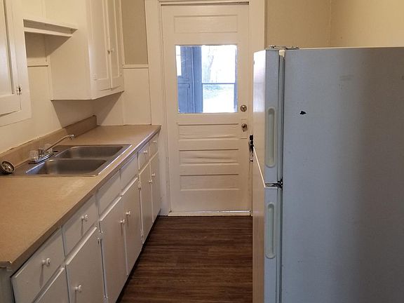 2nd image of 906 S Mississippi St #A