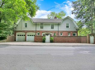 747 Valley Rd, New Canaan, CT 06840