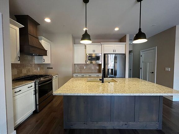 3rd image of 901 2nd Ave #209