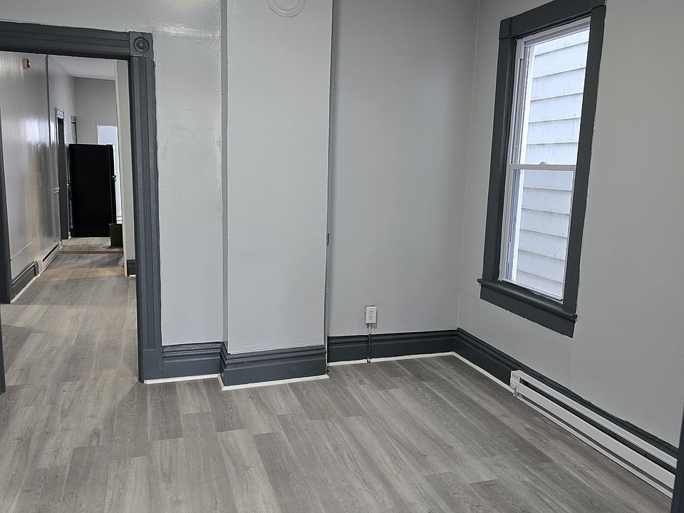 1st image of 3318 7th Ave #1