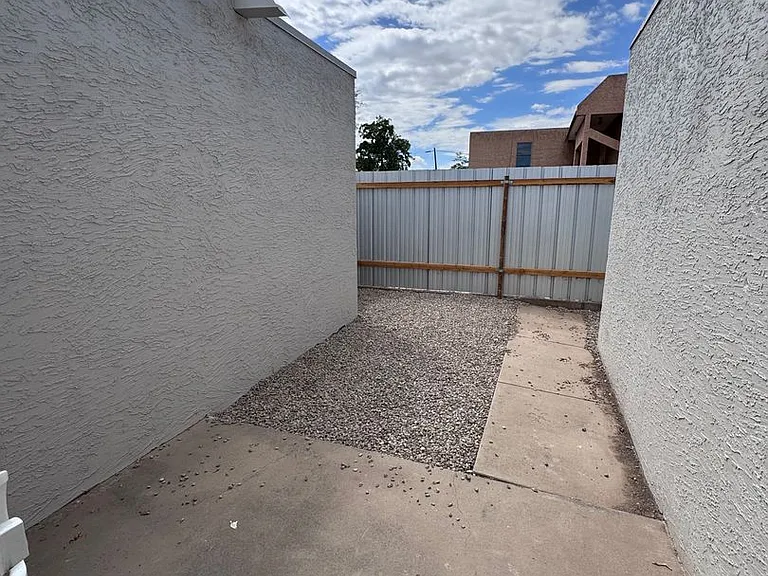 310 S Kentucky Ave — Photo 10
