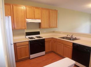 3132 Falling Waters Ln, Lindenhurst, IL 60046