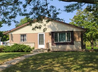 6700 W Leroy Ave, Greenfield, WI 53220