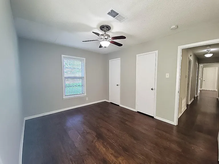 1225 Harrison Ln — Photo 8