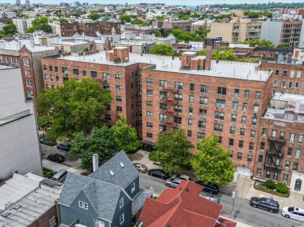 275 Webster Avenue #4i, Brooklyn, NY 11230